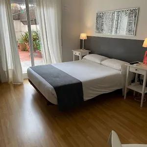 hostal-el-ninot.topbarcelonahotels.com/